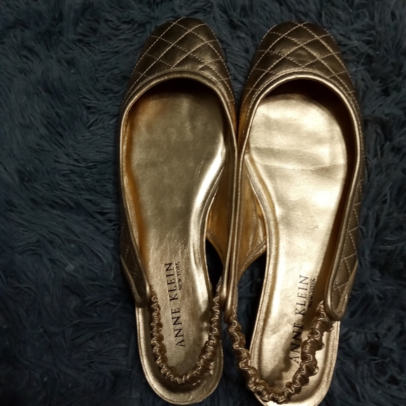 Anne Klein Shoes - Anne Klein/ metallic gold sling back Flats/ sz 9m/ New York